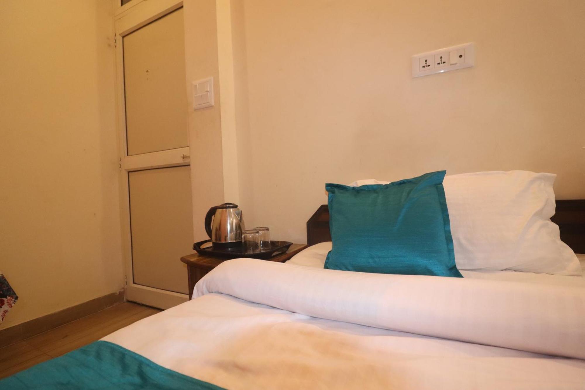Triple One Hotel Tapovan Rishikesh,Near Laxman Jhula Ngoại thất bức ảnh
