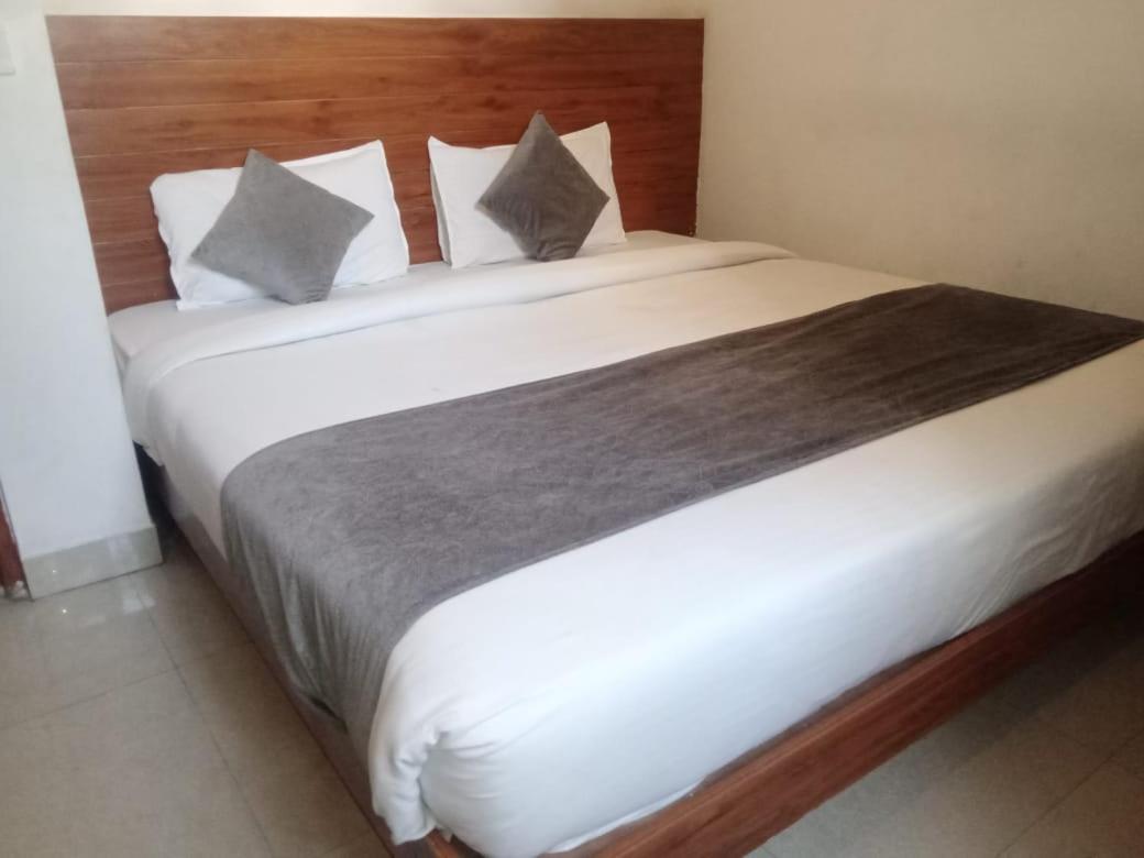 Triple One Hotel Tapovan Rishikesh,Near Laxman Jhula Ngoại thất bức ảnh