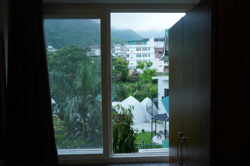 Triple One Hotel Tapovan Rishikesh,Near Laxman Jhula Ngoại thất bức ảnh